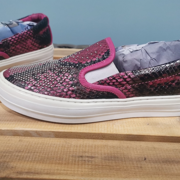 💯% Authentic Ferragamo Shoes in Pink fuchsia - Picture 4 of 16